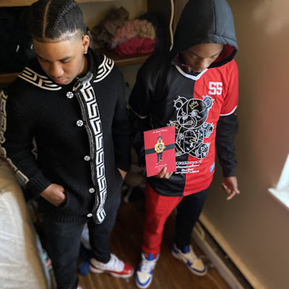 Profile Picture of Dinamic Duos (@dinamicduos06) on Poshmark