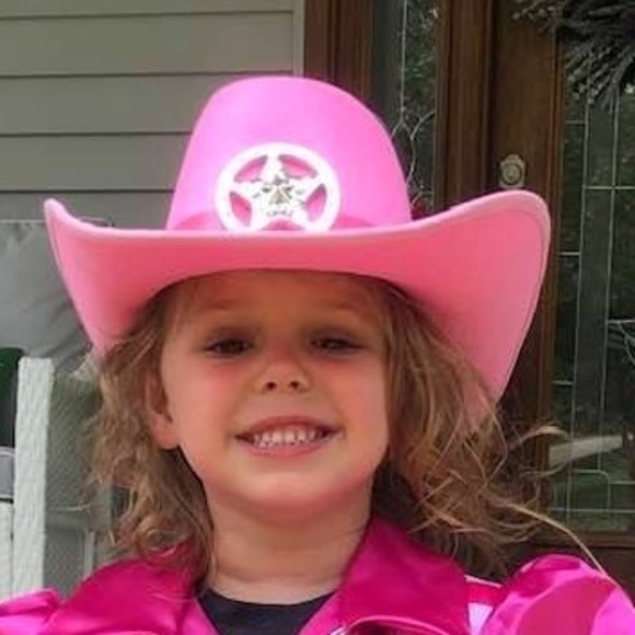 Profile Picture of Phyllis Dickson (@psd053) on Poshmark