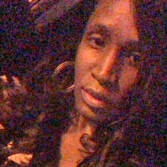 Profile Picture of Jasmine Savage (@keyonsavage) on Poshmark