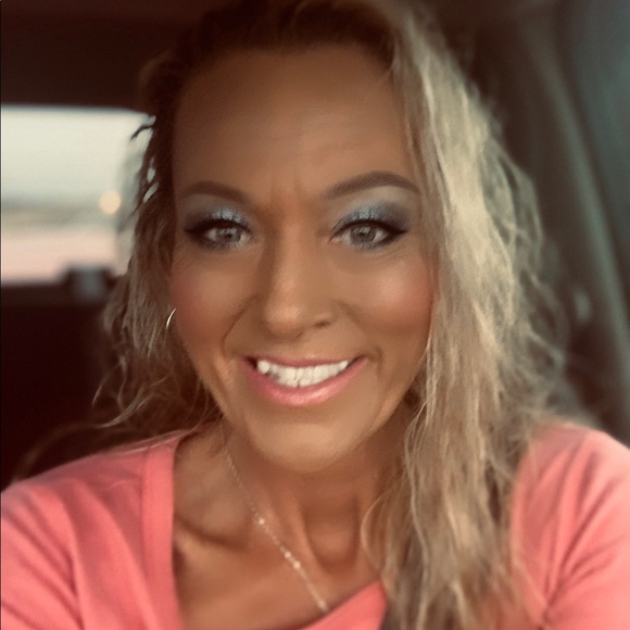 Profile Picture of Shelly Hatfield (@shatfield36) on Poshmark