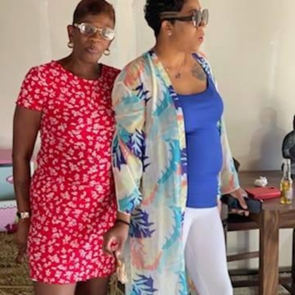 Profile Picture of Chandlier Hartley (@chandlierh) on Poshmark