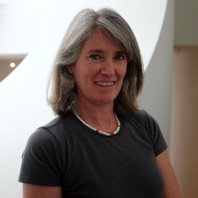 Profile Picture of Stephanie Best (@twobadants) on Twitter