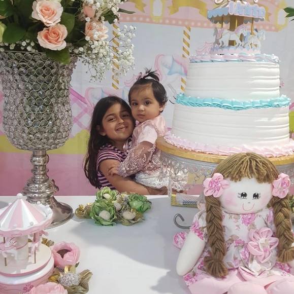 Profile Picture of Debora Campos (@debi_caldeira) on Poshmark