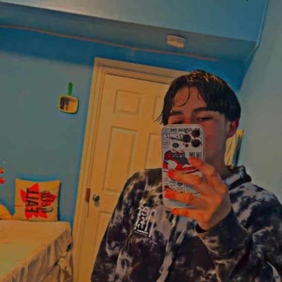 Profile Picture of Ivan Rodas (@ramirezivan12) on Poshmark