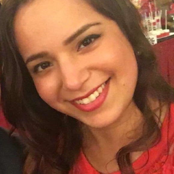 Profile Picture of Melanie Pflucker (@mpflucke) on Poshmark