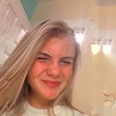 Profile Picture of Mary (@maryzaleski_) on Twitter