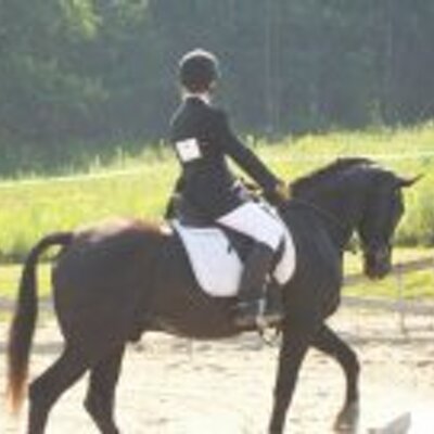 Profile Picture of Amanda Peer (@DressageEli34) on Twitter