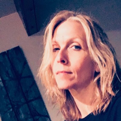 Profile Picture of Michelle Albright (@hypnochelle) on Twitter