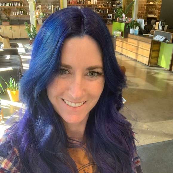Profile Picture of Sara a Lyon (@lyoness83) on Poshmark