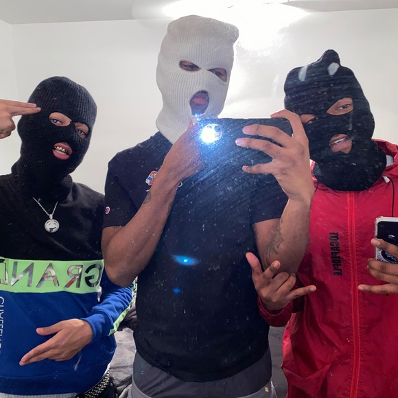 Tadoe Johnson - Poshmark Profile Picture of Tadoe Johnson (@finessejohnson) on Poshmark