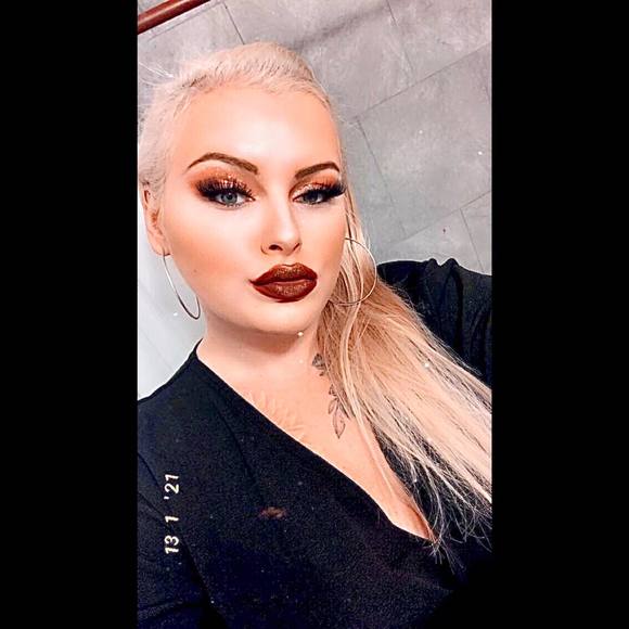 Profile Picture of Jocelyn Putzke (@jocelynmarianne) on Poshmark