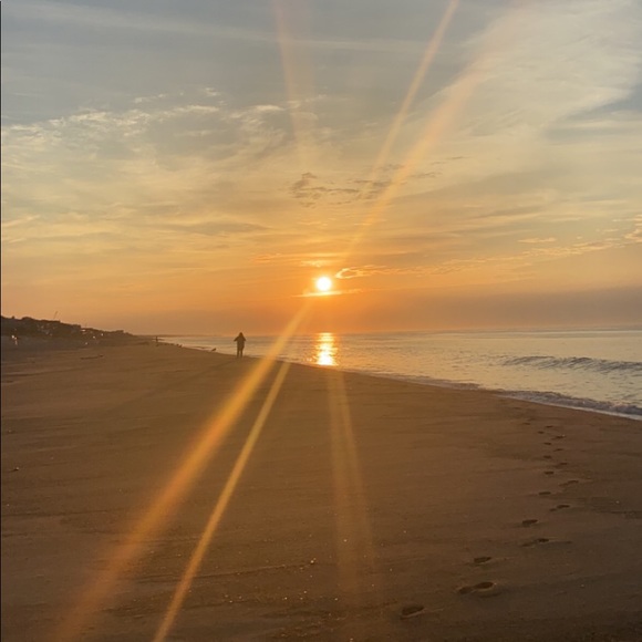 Profile Picture of Danika Hennessy (@danika_77) on Poshmark