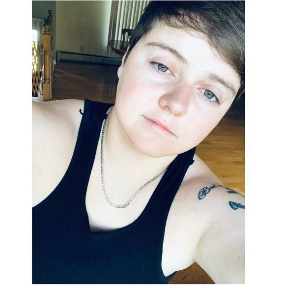 Profile Picture of Adrianna Lagrow (@15lagrowa) on Poshmark