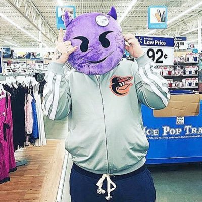 Profile Picture of Chaz Edward Lowery (@SelfPaidSlutty) on Twitter