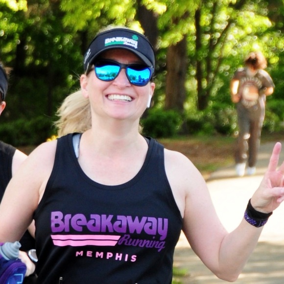 Profile Picture of Michelle Bledsoe (@michellebled523) on Poshmark