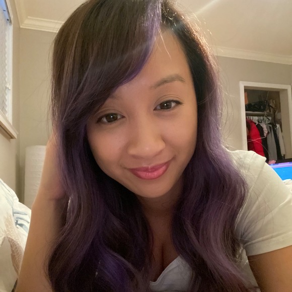 Profile Picture of Myvan Tran (@myvantrann__) on Poshmark