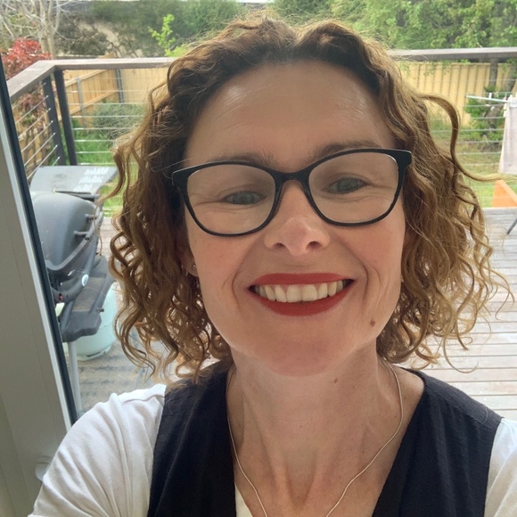 Profile Picture of Samantha Edmonds (@samanthaedmo983) on Poshmark