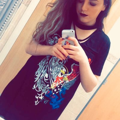 Profile Picture of Chloe Carrier (@Chloe4837) on Twitter