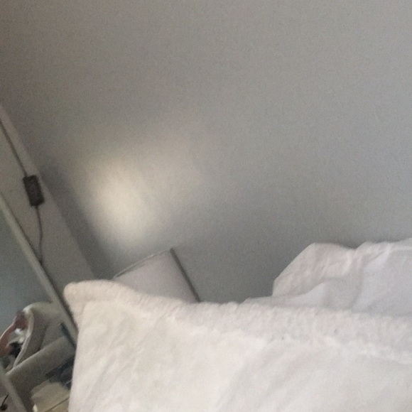 Profile Picture of Vanessa Tavolacci (@vanessa_tavo) on Poshmark