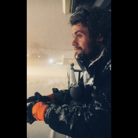 Profile Picture of Taylor Farrell (@yngvar) on Poshmark