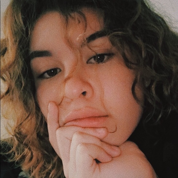 Profile Picture of Maya Alvarez (@malvarez14) on Poshmark