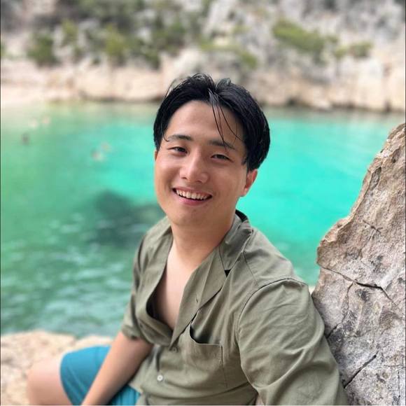 Profile Picture of Kevin Li (@01kevinli) on Poshmark