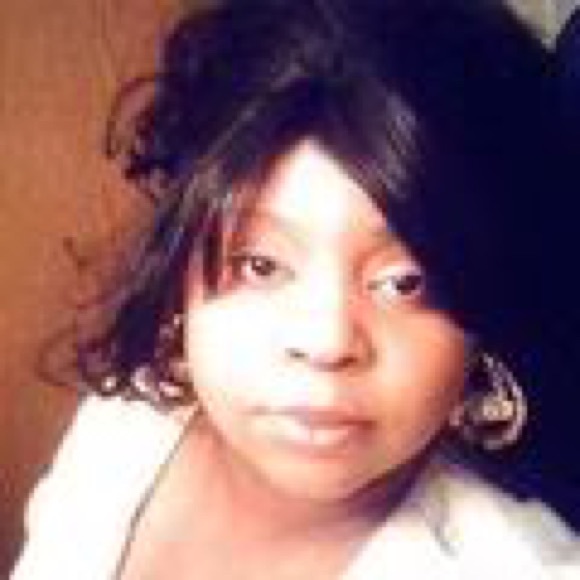 Profile Picture of Alicia Kelly (@aliciakelly759) on Poshmark
