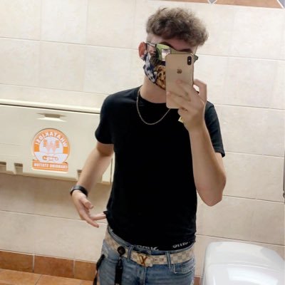 Profile Picture of DYLAN Dunlap (@Daddy_Boat_) on Twitter