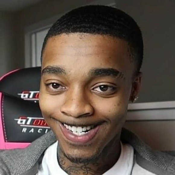 Profile Picture of Mikah Mckellip (@mikahmckellip) on Poshmark