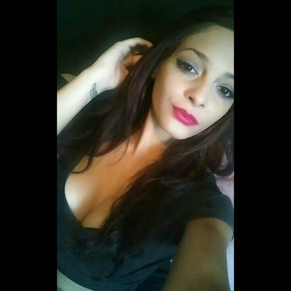 Profile Picture of Carmen Ramirez (@crazii381) on Poshmark