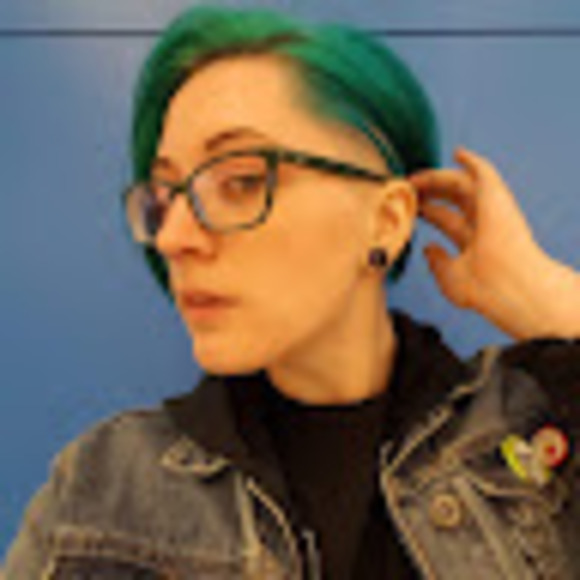 Profile Picture of Jenaya Roberts (@caffeinateme90) on Poshmark
