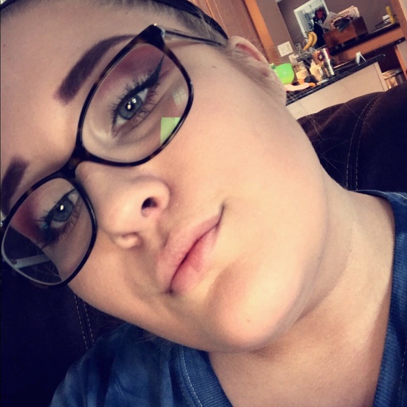 Profile Picture of Julianna Doran (@juliannadorann) on Poshmark