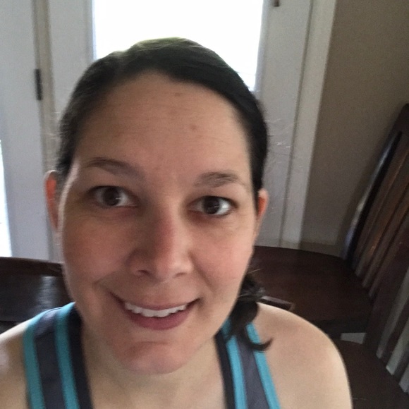 Profile Picture of Marissa Dereka (@mdereka) on Poshmark