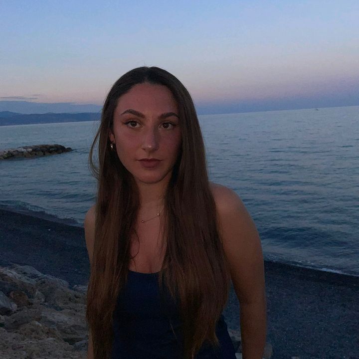 Profile Picture of iris (@iris.luce) on Tiktok