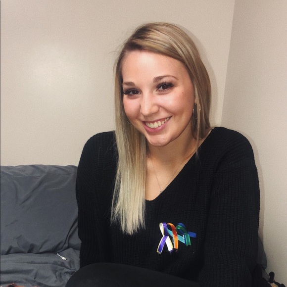 Profile Picture of Makenzie Yurkewicz (@myurkewicz) on Poshmark