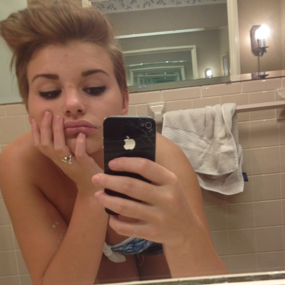 Profile Picture of Jesse Brunette (@jessebrunette) on Poshmark
