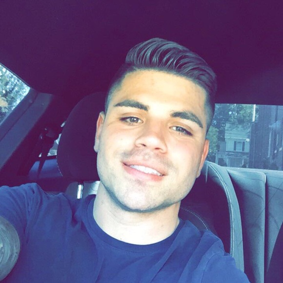 Profile Picture of Michael Cappelli (@cappmt41) on Poshmark