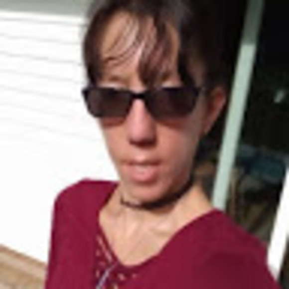 Profile Picture of Ashly foster Ashlyfostrr89 (@ashlyfostrr) on Poshmark