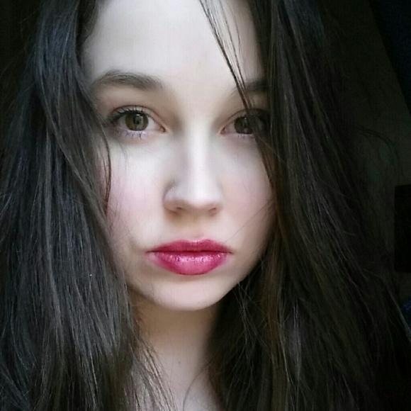 Profile Picture of Gretchen Wiseman (@suvda_lovely) on Poshmark