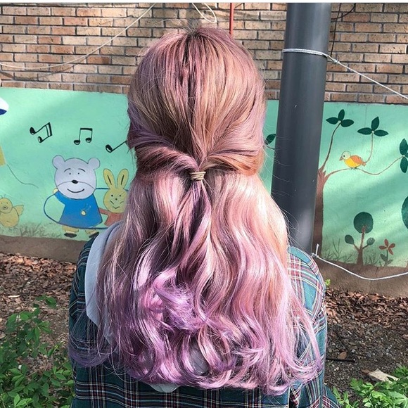 Profile Picture of Lisa Cheng (@chinchachinch) on Poshmark