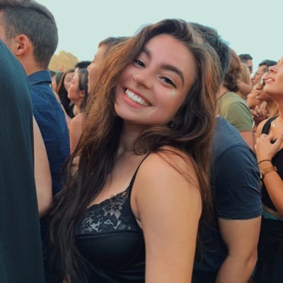 Profile Picture of Ashlee Hicks (@AshleeH88976702) on Twitter