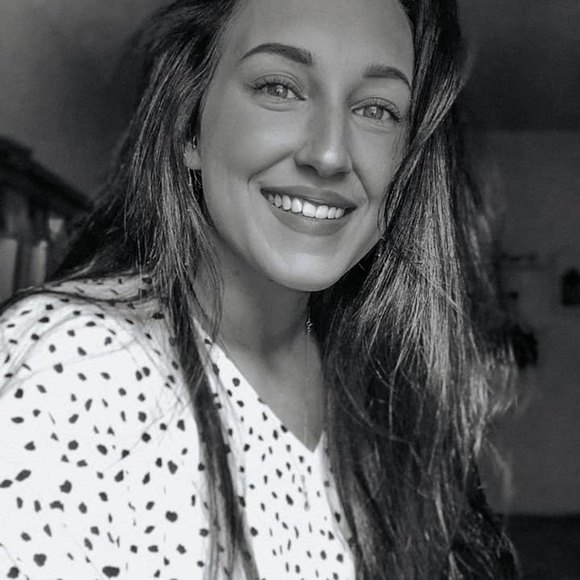 Profile Picture of Tori Connell (@tconnell16) on Poshmark