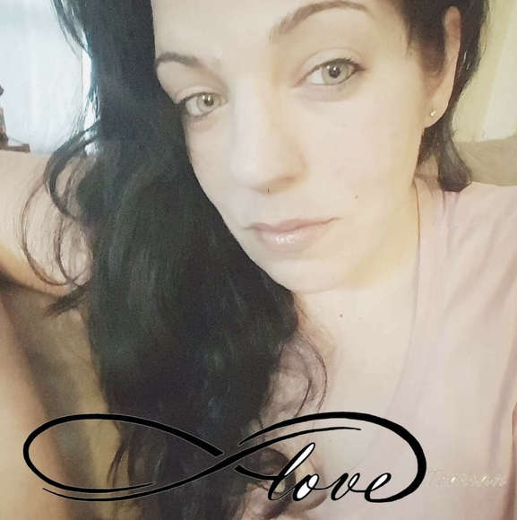 Profile Picture of Brittany Schultz (@tmc52382) on Poshmark