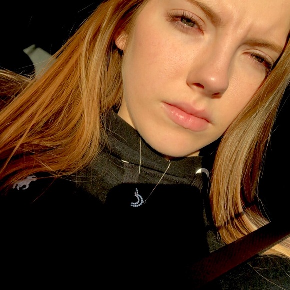 Profile Picture of Paige Mackey (@paigemackey82) on Poshmark