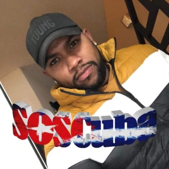 Dubiel Vera - Poshmark Profile Picture of Dubiel Vera (@dubielvera) on Poshmark