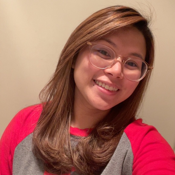 Profile Picture of Akimi Calixtro (@akimigrace) on Poshmark