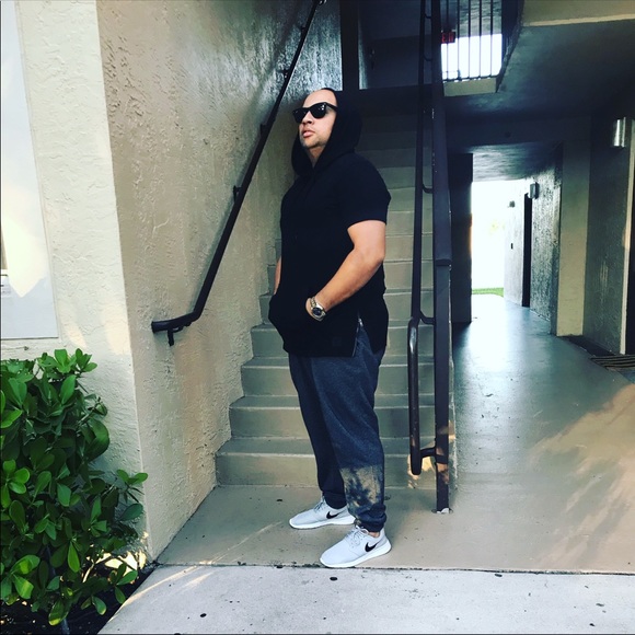 Profile Picture of Fabio Silva (@fsilva030510) on Poshmark