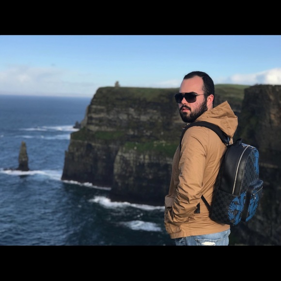 Profile Picture of Sean Frias (@seanfc98) on Poshmark