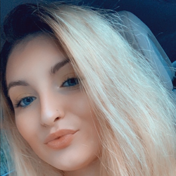 Profile Picture of Alexis Engstrom (@engstroment) on Poshmark