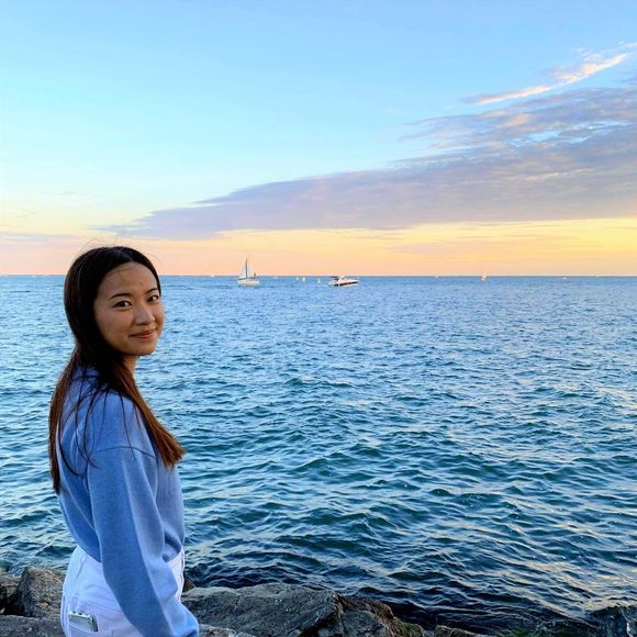 Profile Picture of Ruby Liu (@ryyxl) on Poshmark
